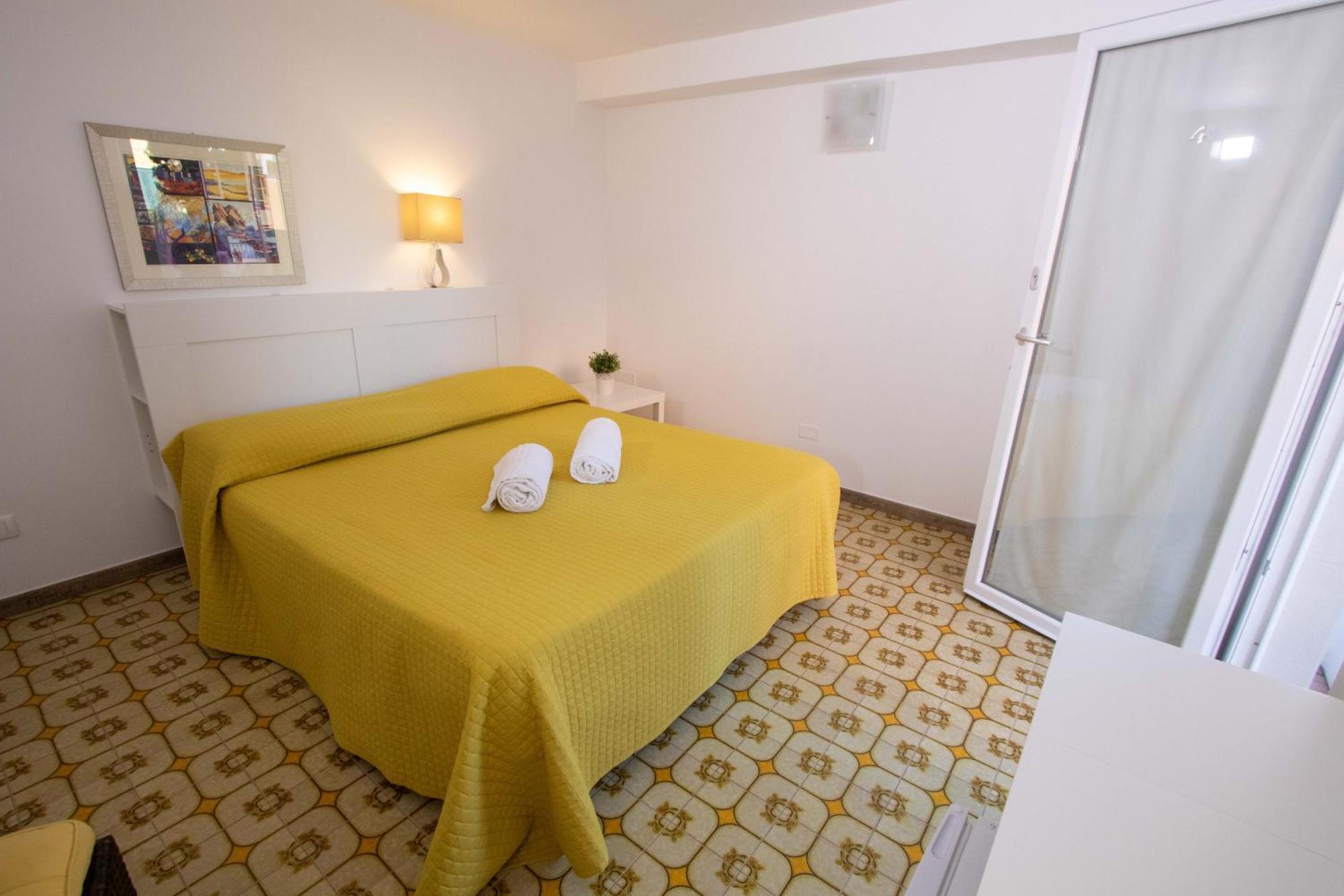 Le Torrette Rooms And Apartments Avola Luaran gambar
