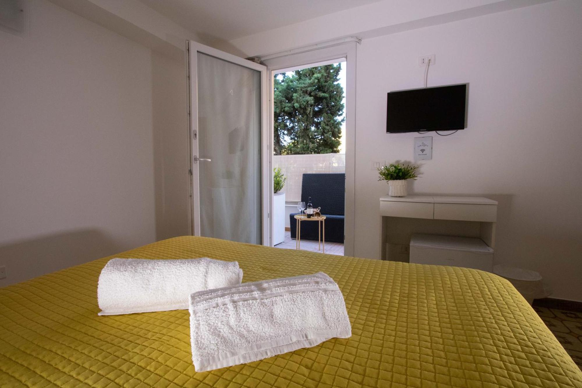 Le Torrette Rooms And Apartments Avola Luaran gambar